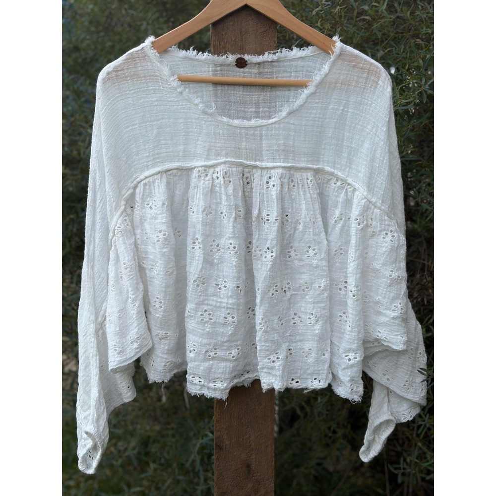 Free People FP One White Eyelet Gauze Boho Blouse Frayed Raw Hem Small